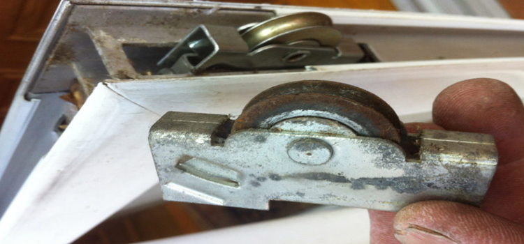 screen door roller repair in Bradenton